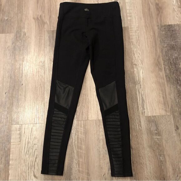 ALO Yoga Moto Legging Size XS Black Full Length Mesh Gym Athletic - Picture 5 of 8